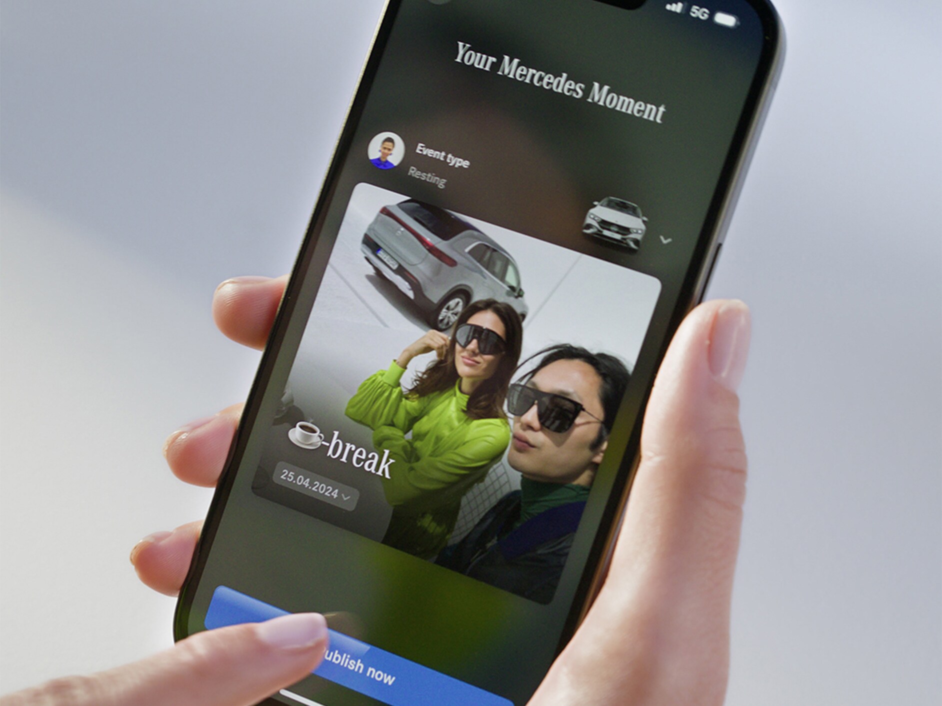 Ecranul aplicației Mercedes-Benz Stories.