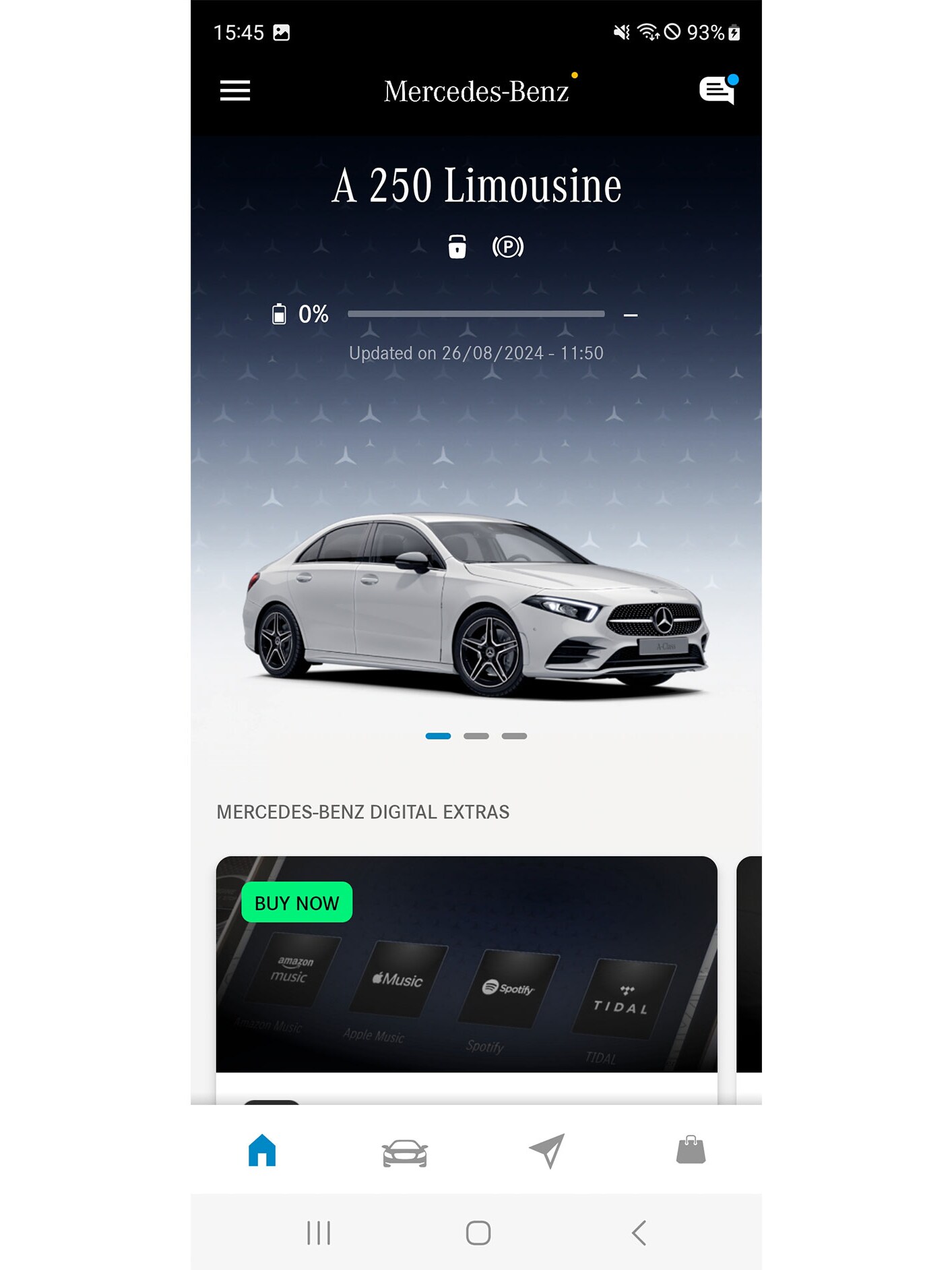 Pe un smartphone sunt afișate în meniul aplicației Mercedes-Benz funcțiile disponibile ale extraopțiunilor digitale Navigație, Remote și Guard vehicle.