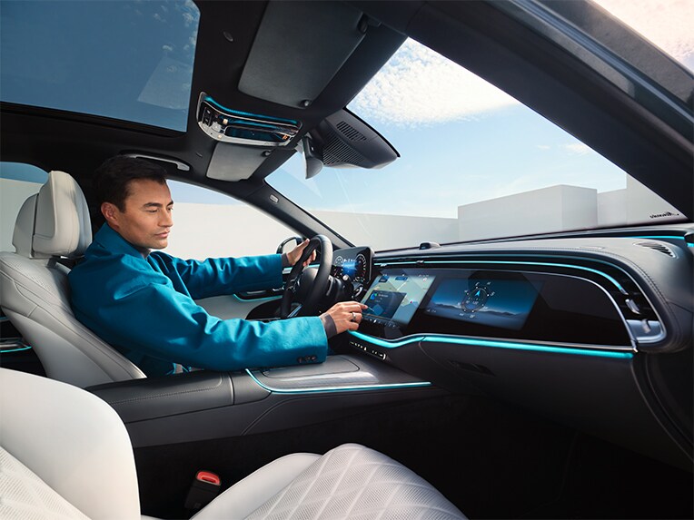 Căutare și afișare puncte de interes prin sistemul digital Mercedes-Benz