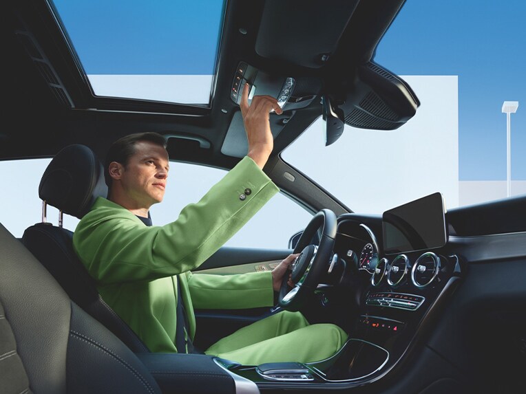 Apelul de urgență Mercedes-Benz inclus în pachetul de opțiuni digitale
