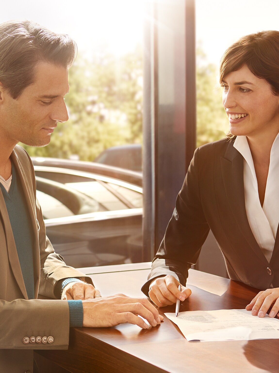 Echipa Mercedes-Benz oferă suport dedicat pentru clienții Diplomatic Sales