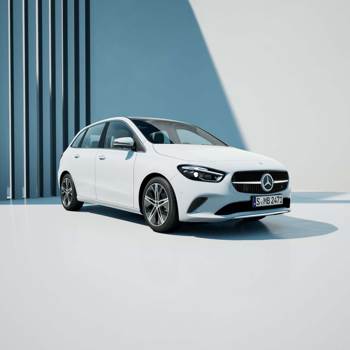 Modelul Mercedes-Benz Clasa B dintr-o perspectivă frontală.