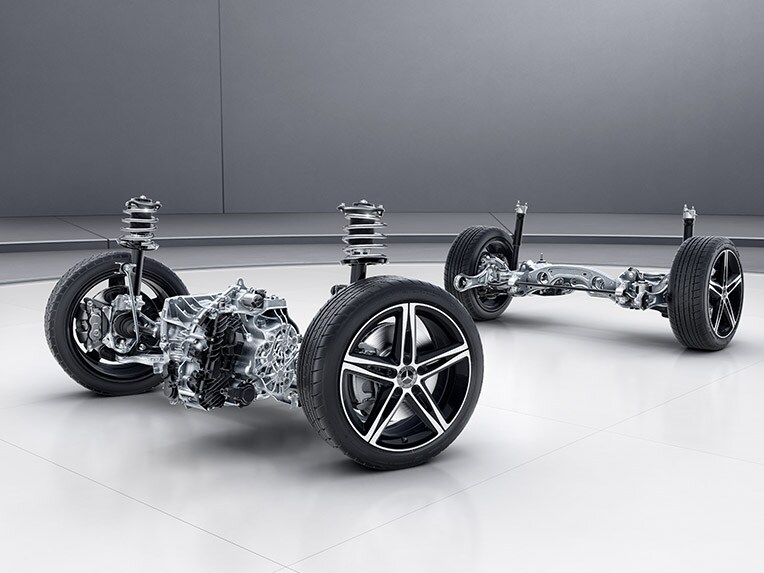 O ilustrație tehnică a modelului Mercedes-AMG A 45 S 4MATIC+ Limuzină compactă (AMG RIDE CONTROL).