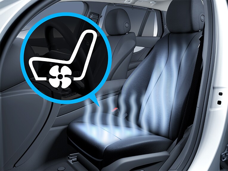 Elementele de control de pe portiera modelului Mercedes-AMG Clasa A Limuzină compactă.