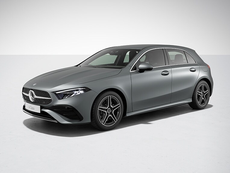 Exteriorul modelului Clasa A Limuzină compactă de la Mercedes-Benz cu linia de echipare AMG Line.