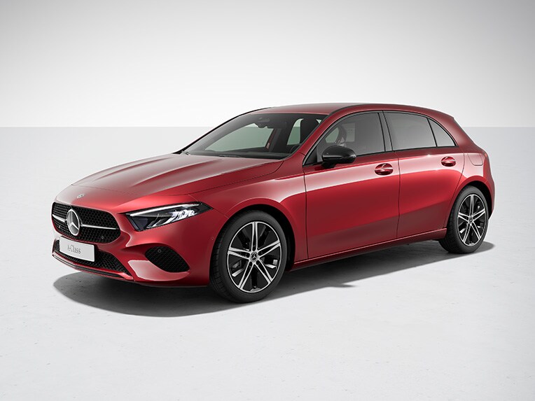 Exteriorul modelului Clasa A Limuzină compactă de la Mercedes-Benz cu pachet Night.