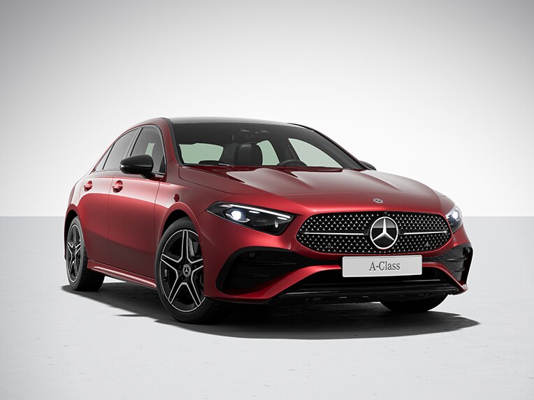 Exteriorul modelului Clasa A Limuzină de la Mercedes-Benz cu linia de echipare AMG Line.