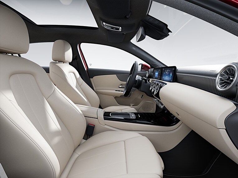 Habitaclul modelului Clasa A Limuzină de la Mercedes-Benz cu linia de echipare Progressive.