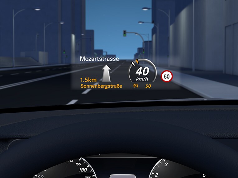 Head-up Display-ul din noul Mercedes-AMG GT Coupé.