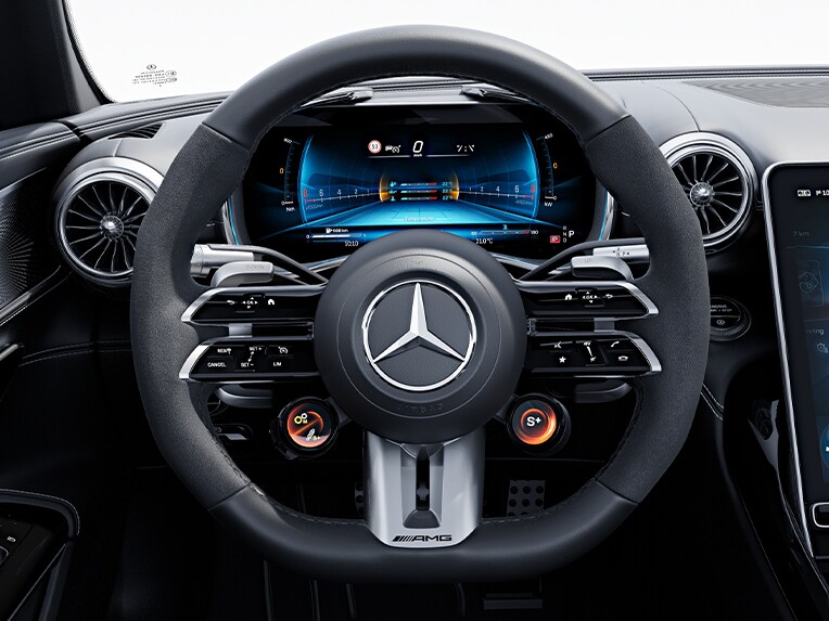 Volanul AMG Performance îmbrăcat în piele Nappa/microfibră MICROCUT din noul Mercedes-AMG GT Coupé.