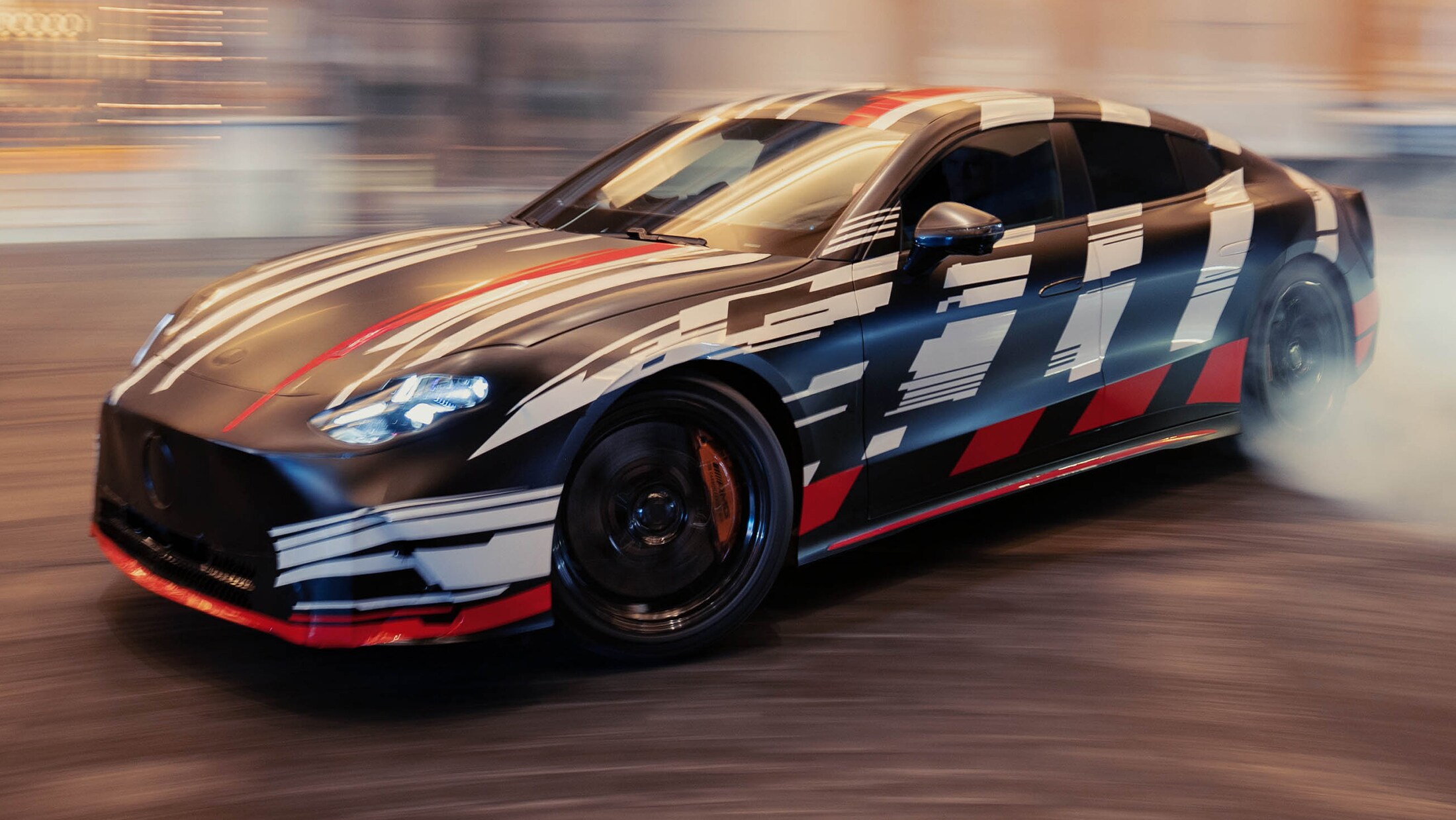 Noul Mercedes-AMG GT Coupé cu 4 uși.