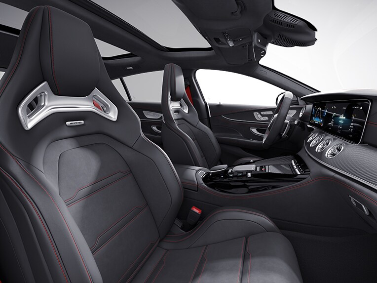 Scaunele AMG Performance din modelul Mercedes-AMG GT Coupé cu 4 uși.