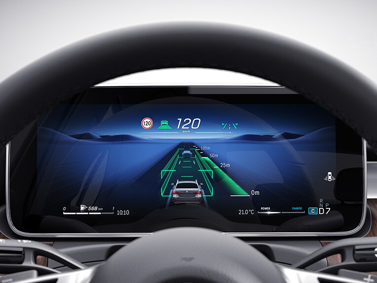 Asistentul activ pentru păstrarea distanței între autovehicule DISTRONIC în Mercedes-Benz clasa C model T.
