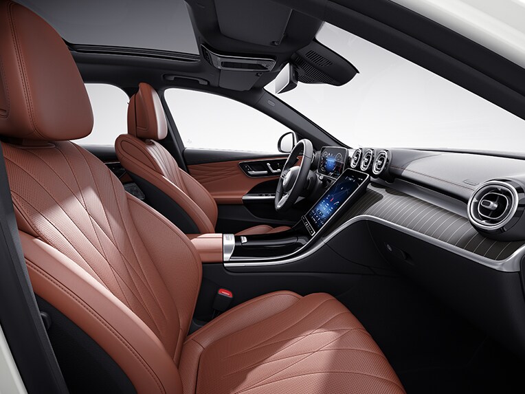 Mercedes-Benz Clasa C model T cu linia de echipare AVANTGARDE.