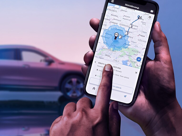 Aplicația Mercedes me pe un smartphone.