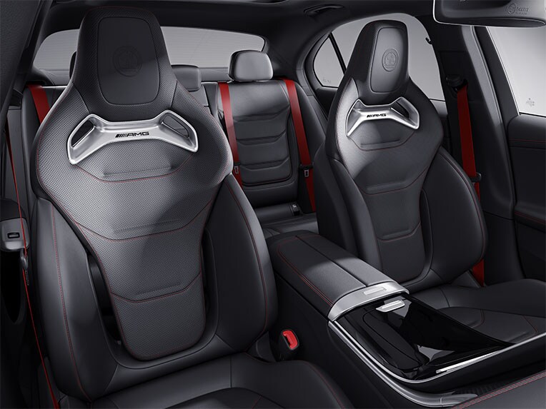 Pachetul de scaune AMG Performance High-End al modelului Mercedes-AMG Clasa C Limuzină.