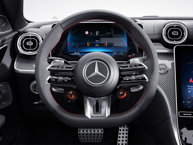 Volanul AMG Performance din piele Nappa / microfibră MICROCUT al modelului Mercedes-AMG Clasa C Limuzină.