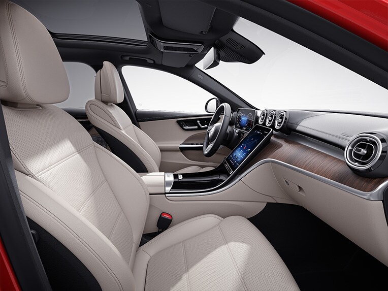 Modelul Mercedes-Benz clasa C limuzină cu linia de echipare AVANTGARDE.
