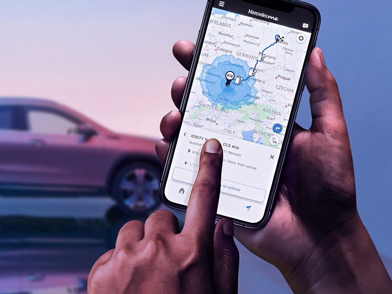 Aplicația Mercedes me pe un smartphone.