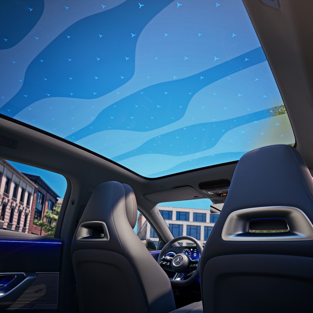 Trapa panoramică a noului model Clasa C electric de la Mercedes-Benz.