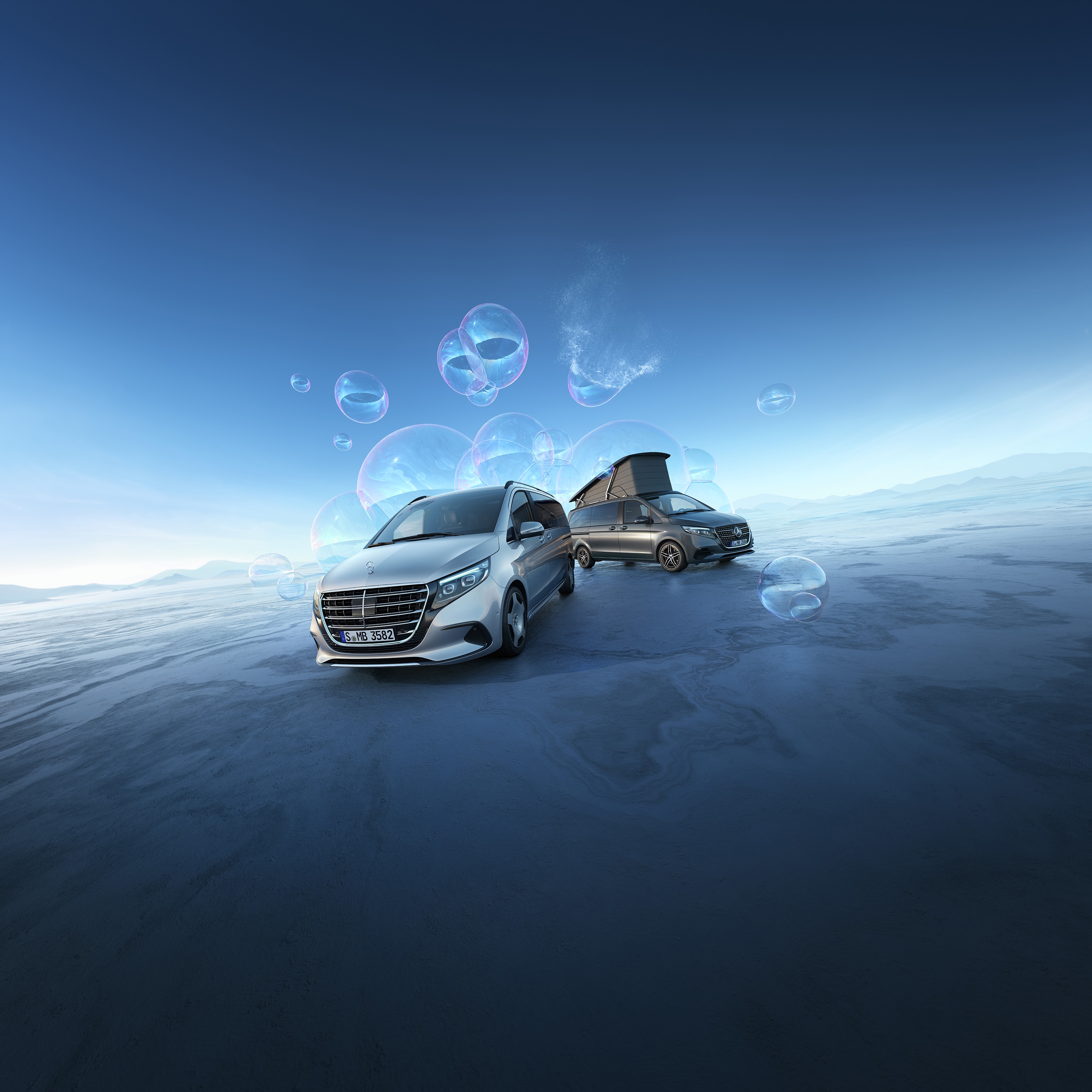 Gama | Modele de monovolume și autorulote premium | Mercedes-Benz Vans Modelele Mercedes‑Benz Marco Polo și Clasa V ilustrând călătoriile premium, soluțiile flexibile pentru campare si confortul modern al vieții în natură.