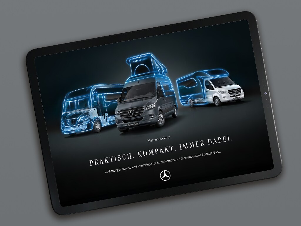 O tabletă ilustrând broșura digitală cu autorulote Mercedes-Benz Sprinter.
