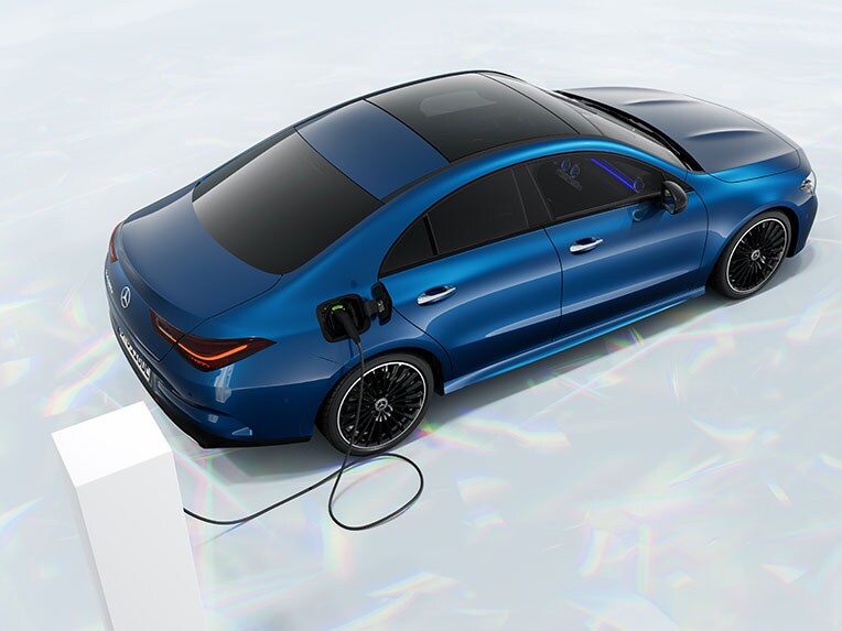 Noul model Mercedes-Benz CLA Coupé în varianta plug-in hybrid.