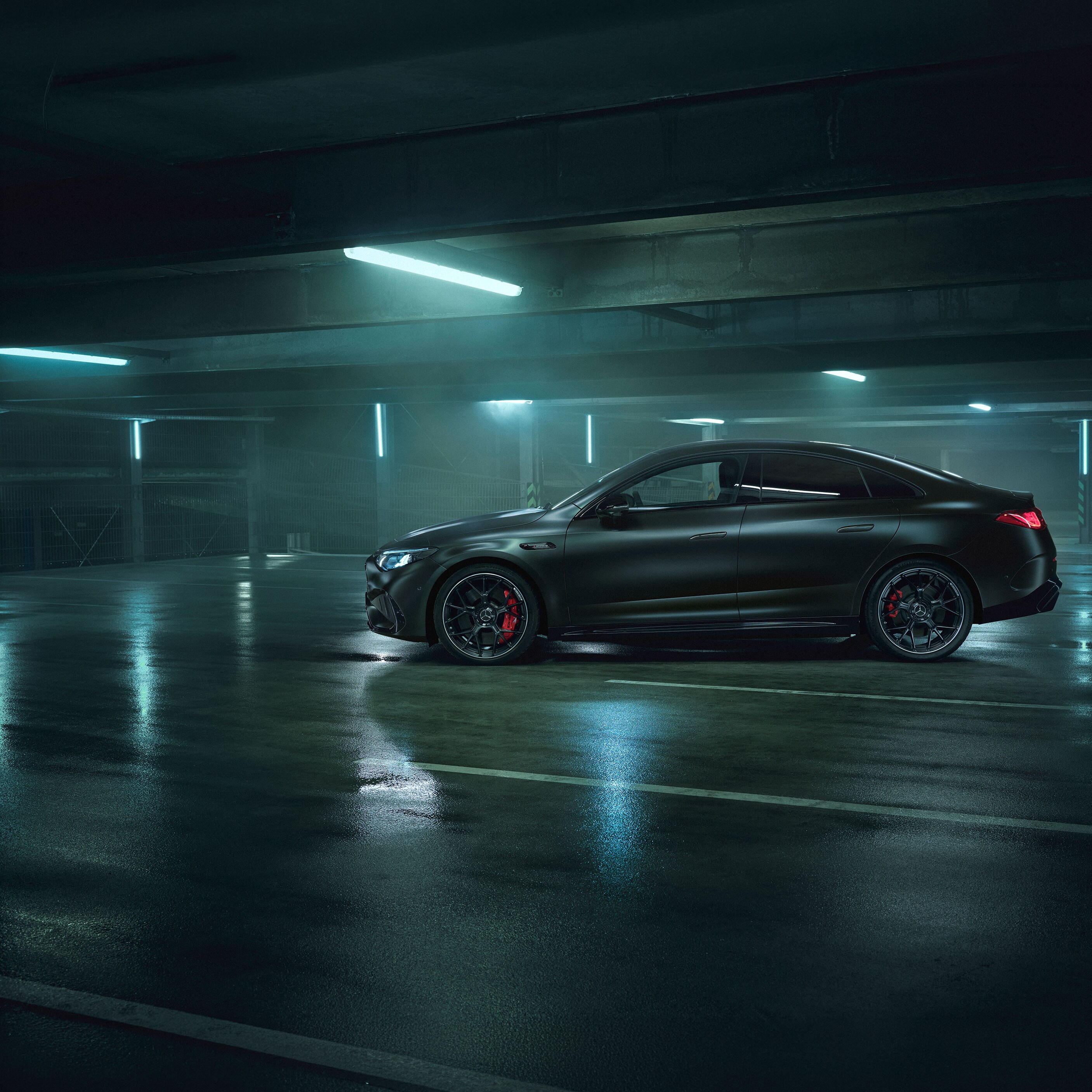 Exteriorul noului Mercedes-AMG CLA 45 4MATIC+ electric.