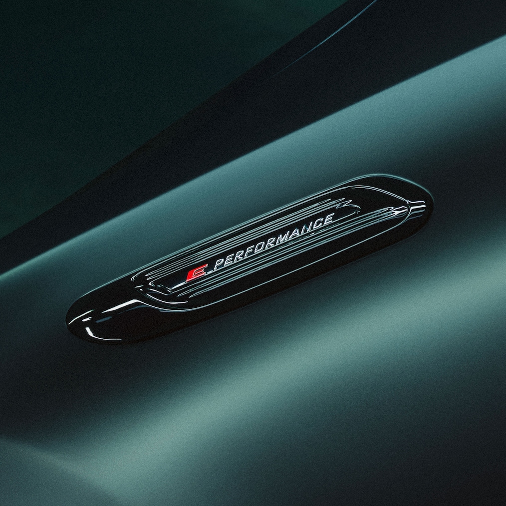 Motorul AMG din noul model Mercedes-AMG CLA 45 4MATIC+ electric.