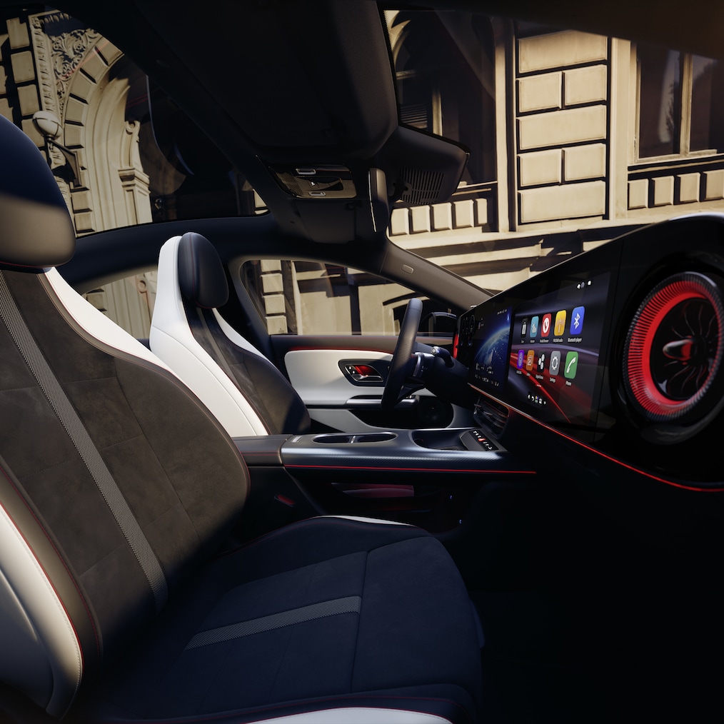 Interiorul cu ecran MBUX Superscreen și scaune sport din modelul Mercedes-Benz CLA C174.