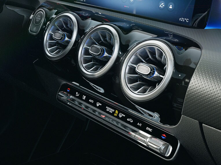 Climatizarea automată THERMOTRONIC din noul model Mercedes-Benz CLA Shooting Brake.