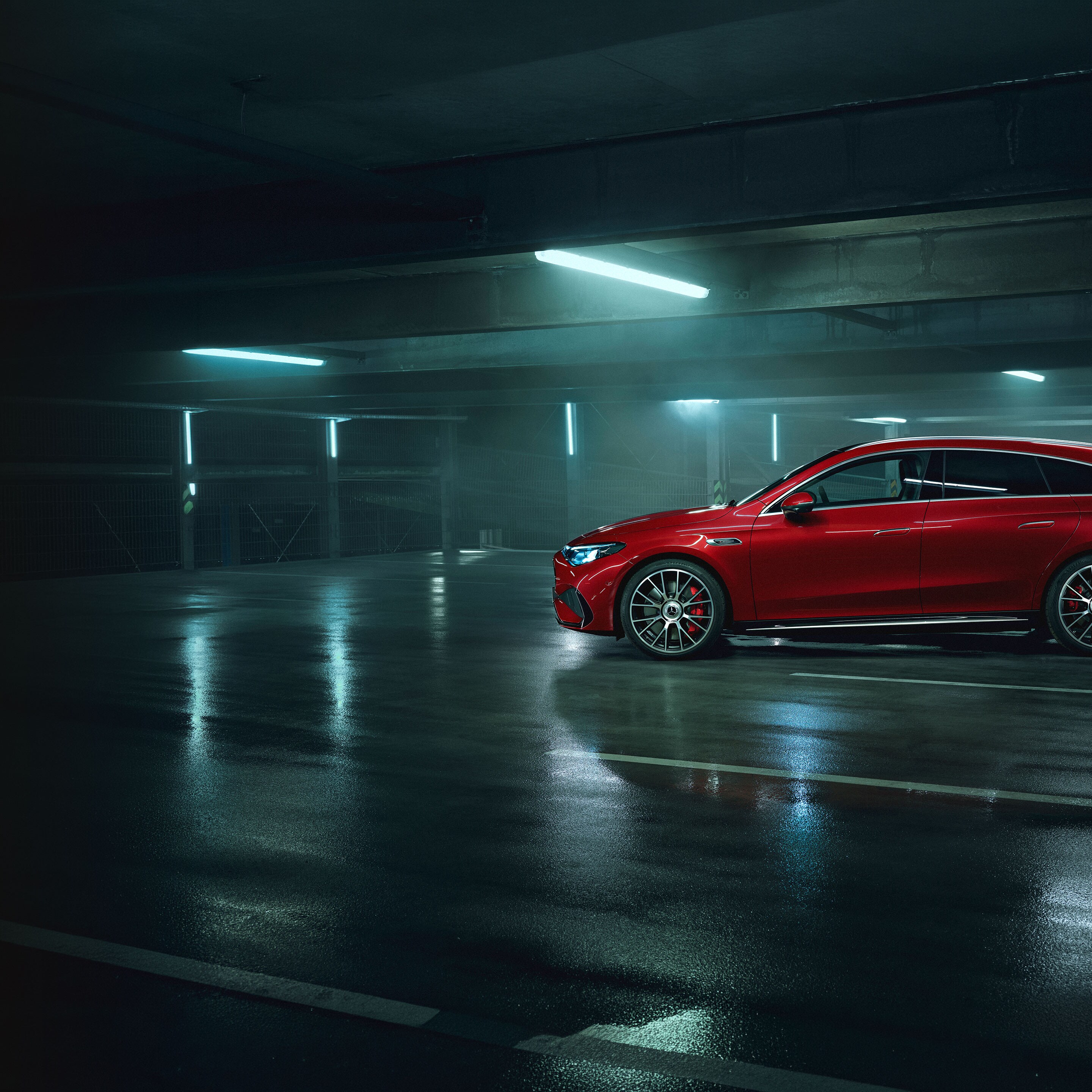 Exteriorul noului Mercedes-AMG CLA 45 4MATIC+ Shooting Brake electric.
