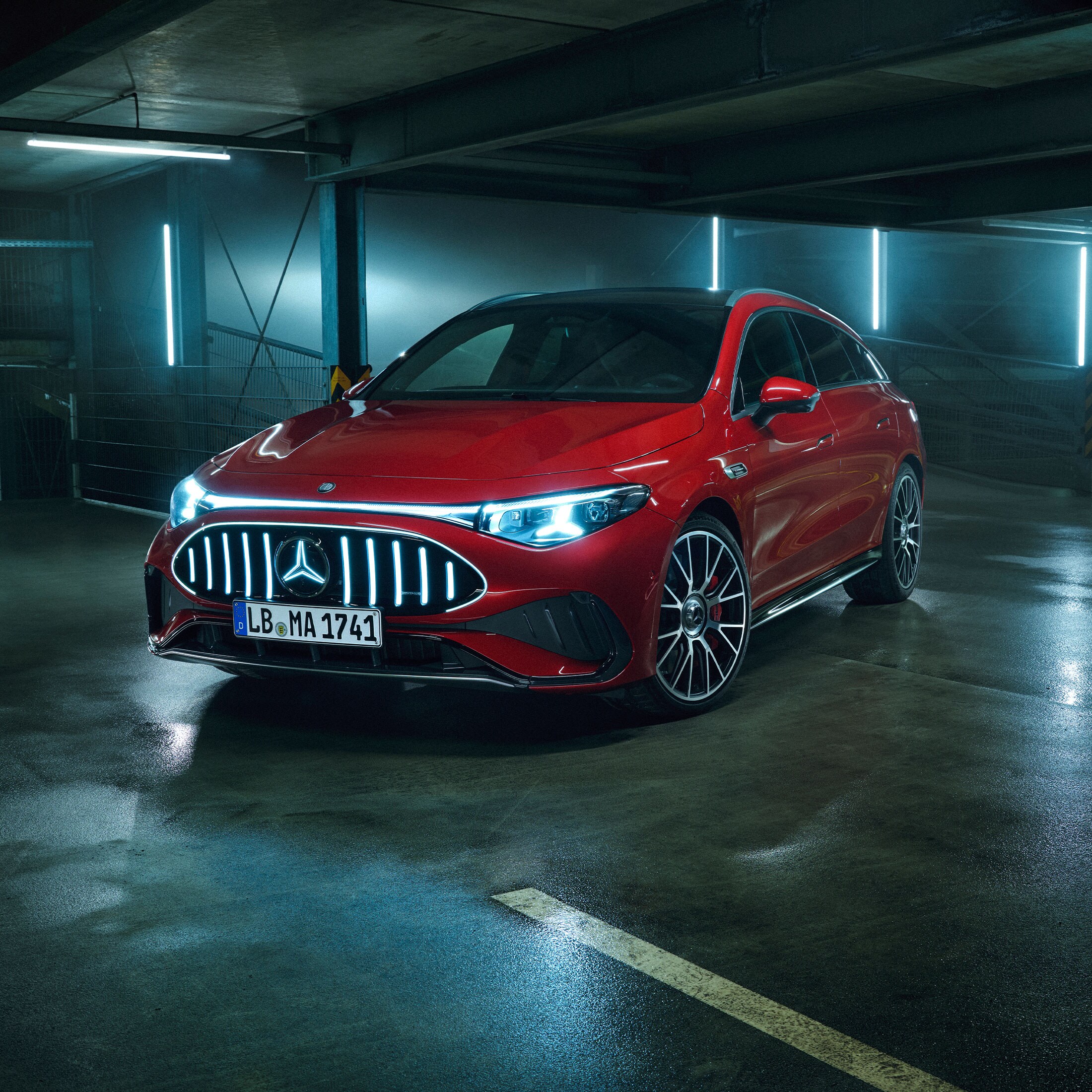 Noul Mercedes-AMG CLA 45 4MATIC+ Shooting Brake electric.