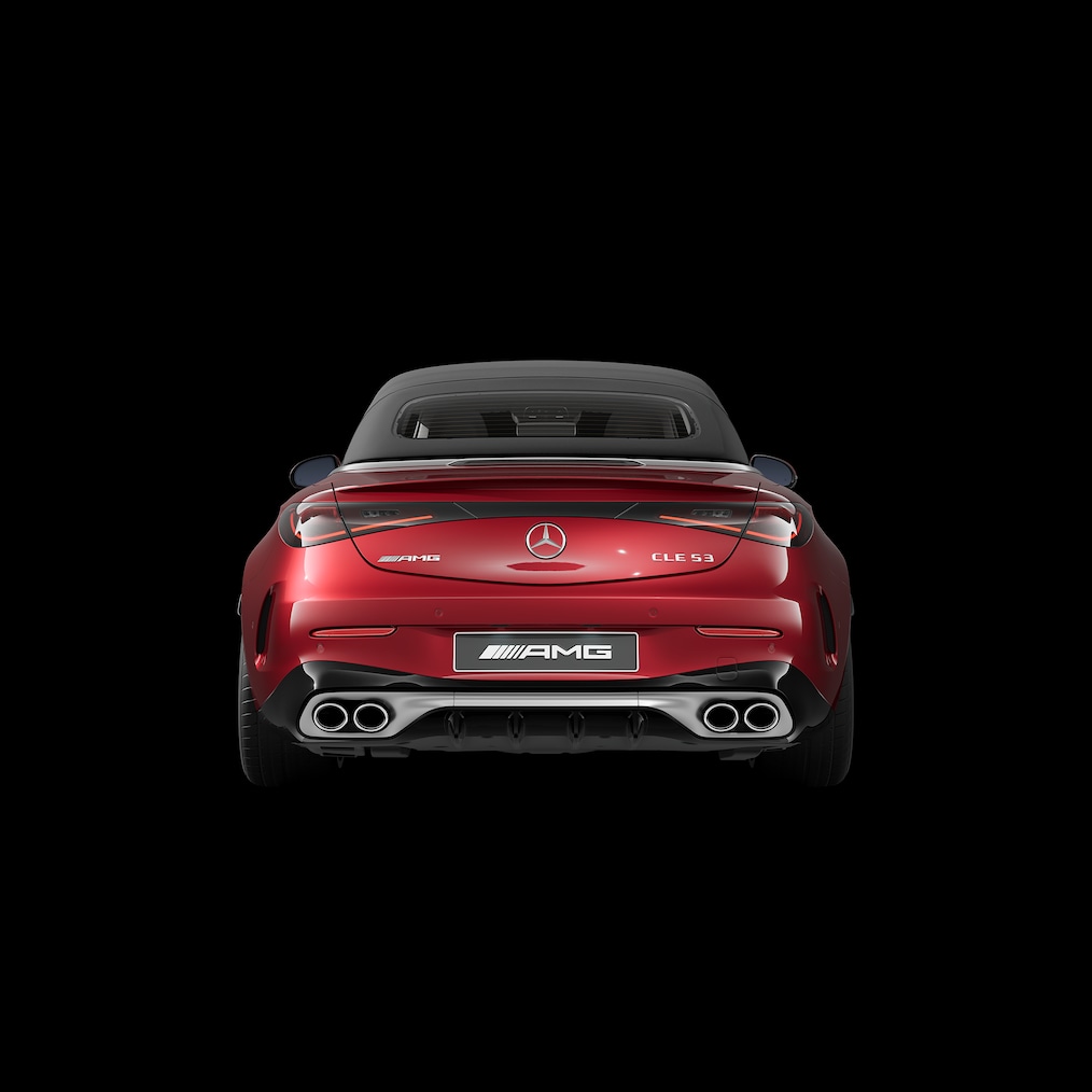 Modelul CLE Cabriolet de la Mercedes-AMG cu pachetul opțional din fibră de carbon pentru exterior AMG II.