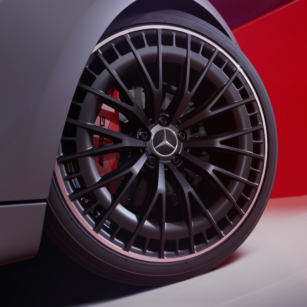 Prim-plan al unei jante AMG din aliaj ușor, de 50,8 cm (20") AMG (RTM, RTN) sau al unei jante forjate (RVQ, RVR, RVS).