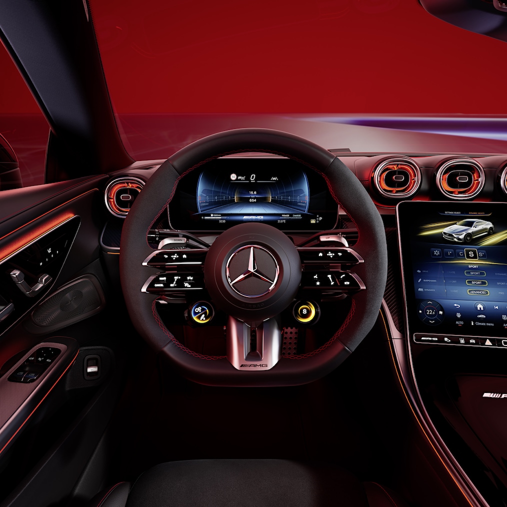 Modelul Mercedes-AMG CLE 53 4MATIC+ Coupé în vedere dinamică (în timpul rulării).