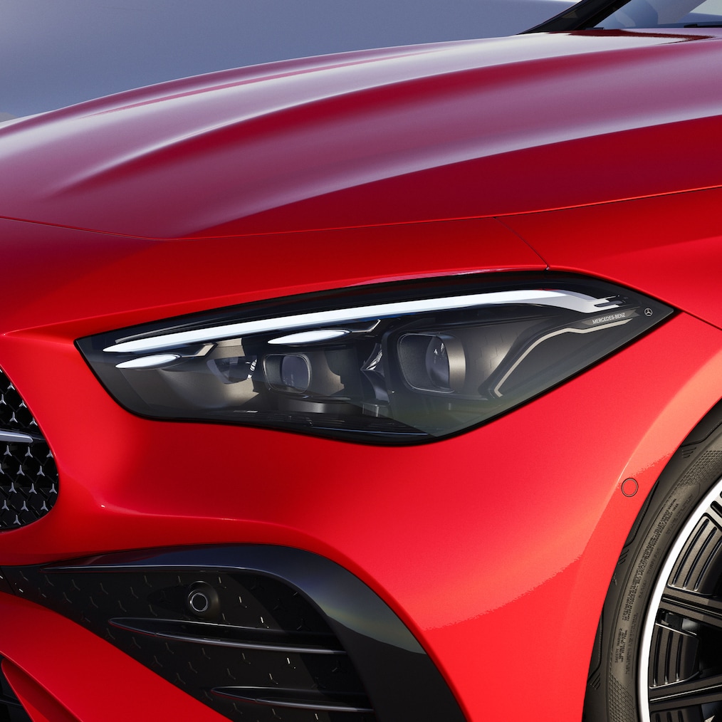 Un far cu DIGITAL LIGHT al modelului Mercedes-Benz CLE Coupé.