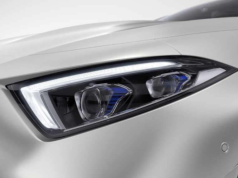 Faza lungă ULTRA RANGE din modelul Mercedes-Benz CLS.