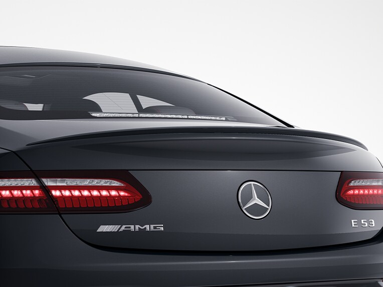 Muchia de rupere AMG de la modelul Mercedes-AMG E 53 4MATIC Coupé.