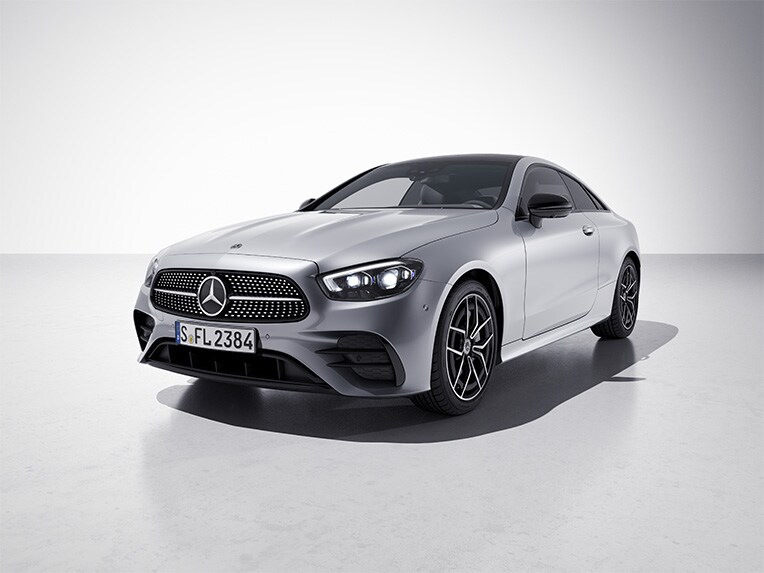 Exteriorul modelului clasa E Coupé de la Mercedes-Benz cu pachet Night.