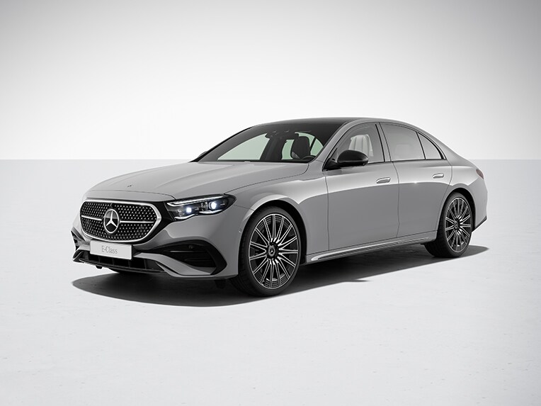 Exteriorul noului model Clasa E limuzină de la Mercedes-Benz cu linia de echipare Pachet Night.