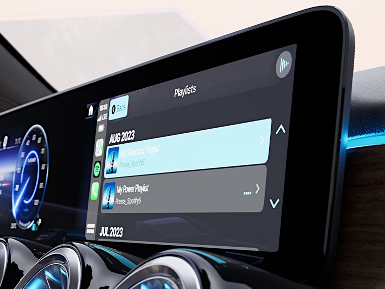 MBUX Entertainment în noul model EQB de la Mercedes-Benz.
