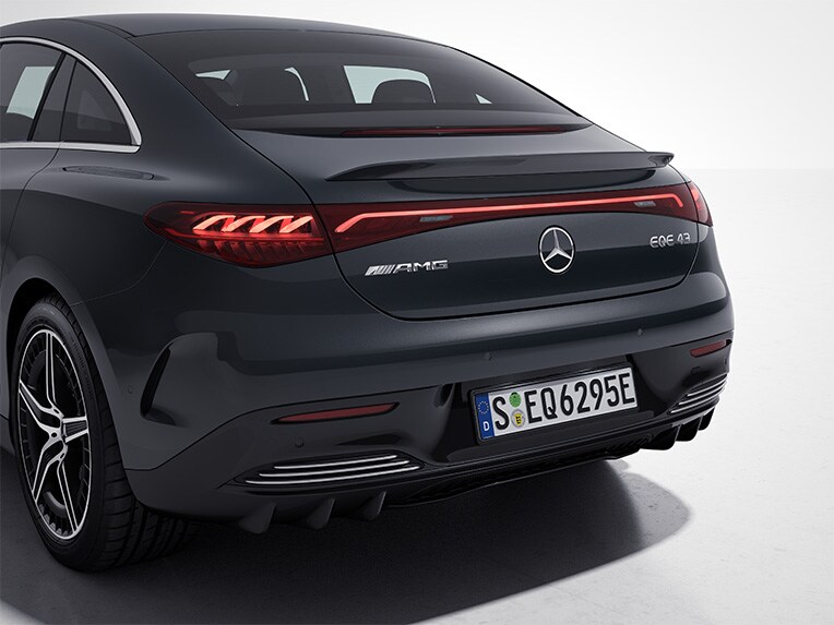 Muchia de rupere AMG la modelul Mercedes-AMG EQE Limuzină.