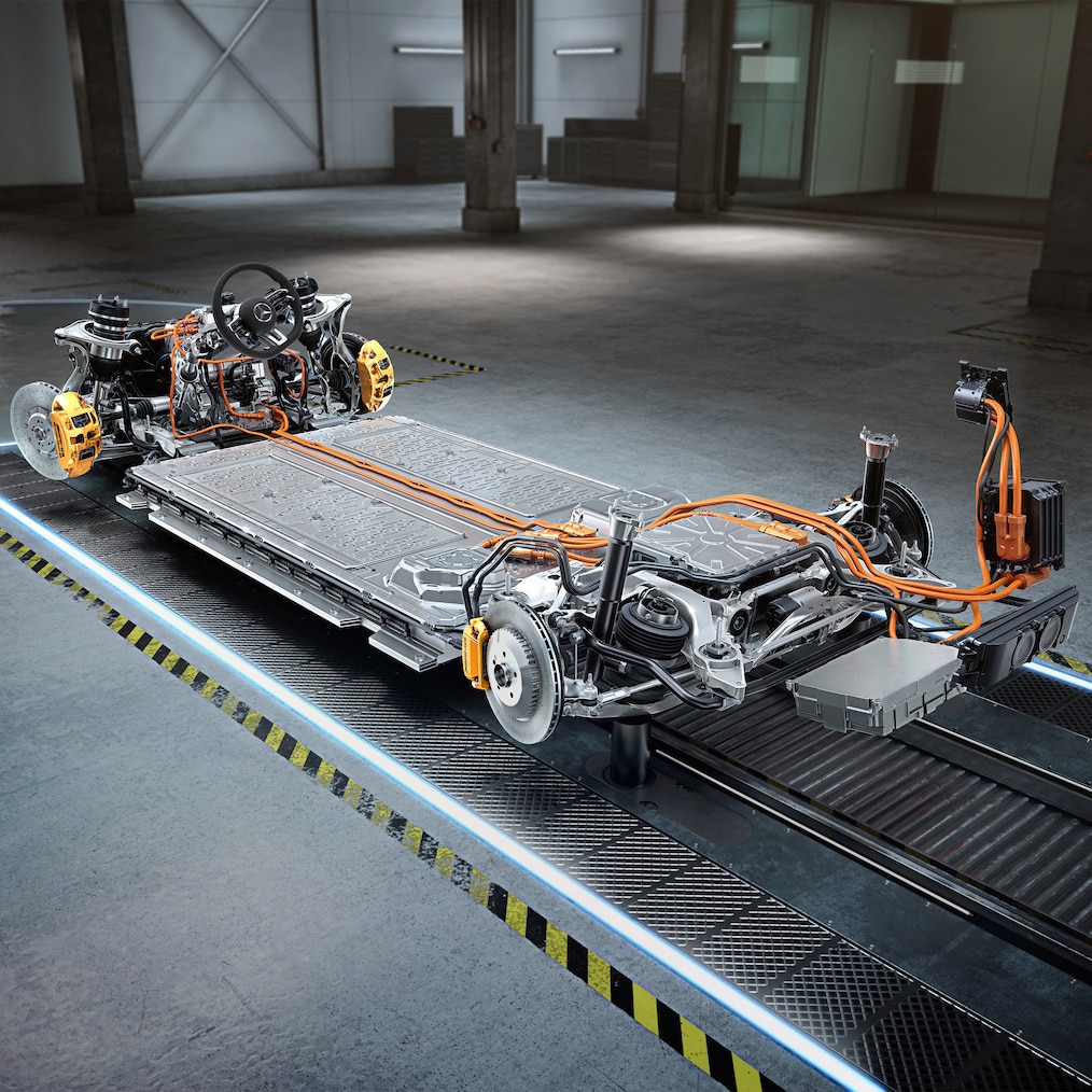 Șasiul cu grup motopropulsor al modelului Mercedes-AMG EQE+.