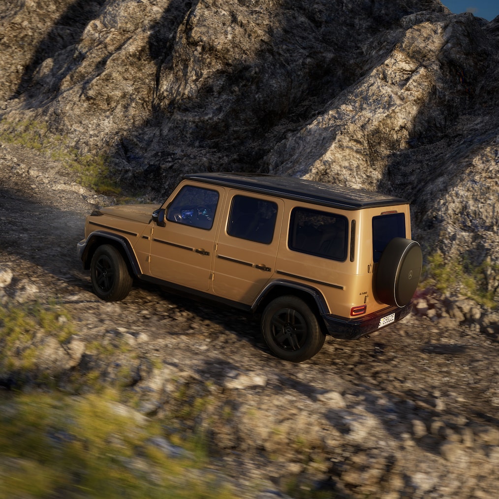  Display-uri specifice offroad în displayul de instrumente / display media sau modelul Mercedes-Benz G 580 deplasându-se offroad.