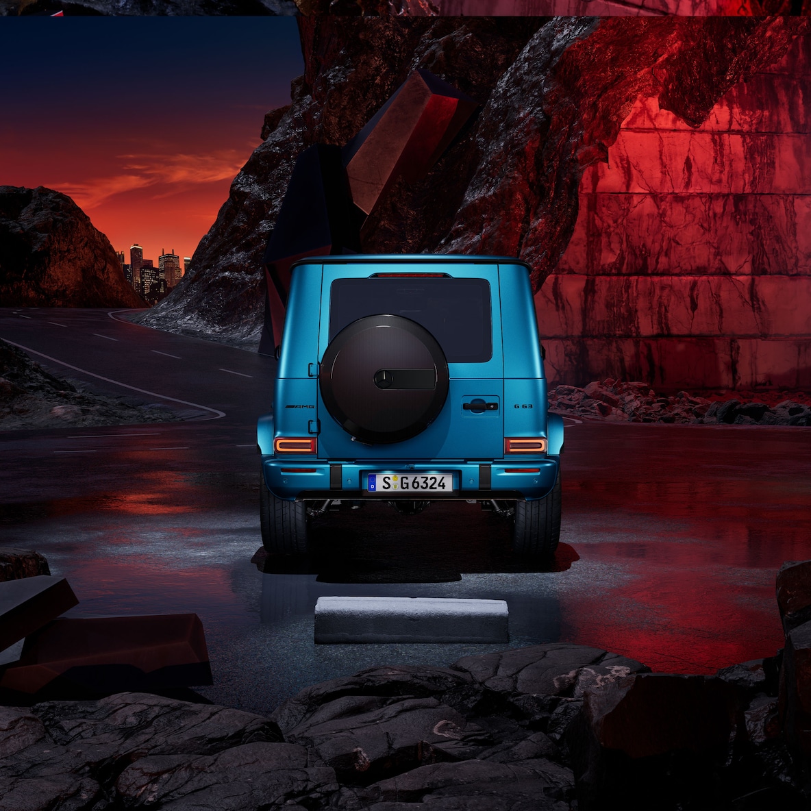 Perspectivă frontal-laterală a modelului Mercedes-AMG G 63 cu pachetul AMG din fibră de carbon pentru exterior.