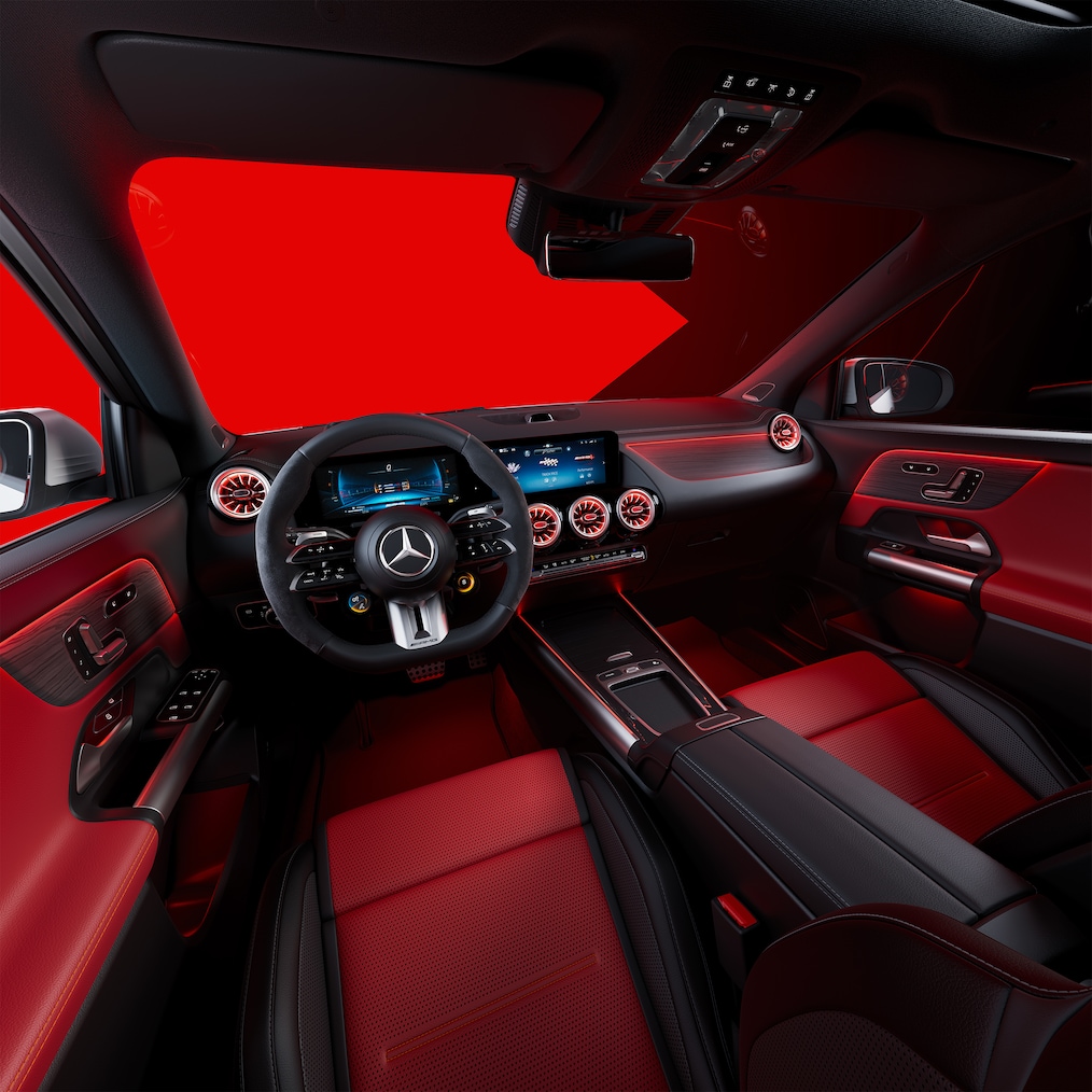 Interiorul modelului Mercedes-AMG GLA cu scaune AMG Performance și volan AMG Performance.