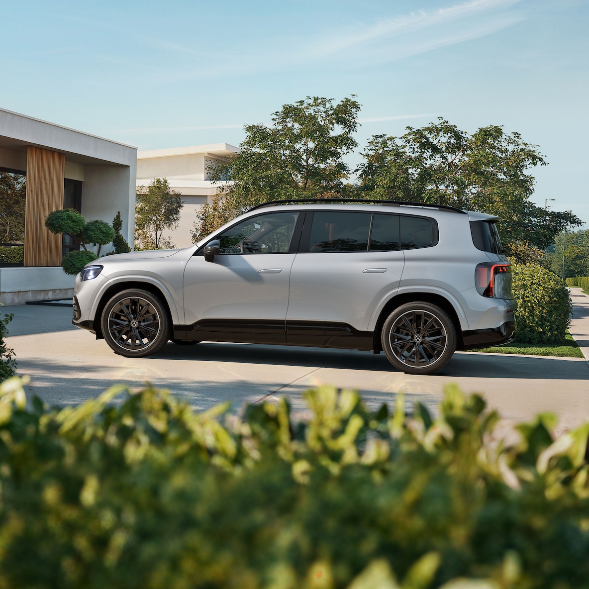 Exteriorul noului model GLB complet electric.