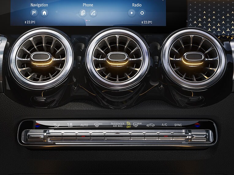 Climatizarea automată THERMOTRONIC în modelul GLB de la Mercedes-Benz.