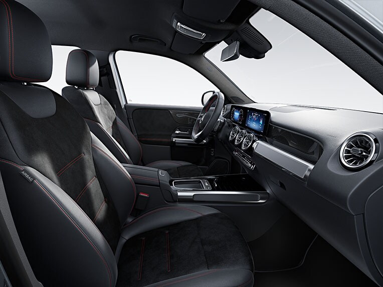 AMG Line în habitaclul noului model GLB de la Mercedes-Benz.
